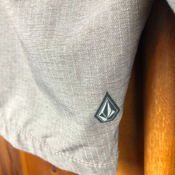 Volcom Tan Coastal Beachy Surf & Turf 2 Way Stretch Shorts Athletic Comfy - Picture 9 of 15